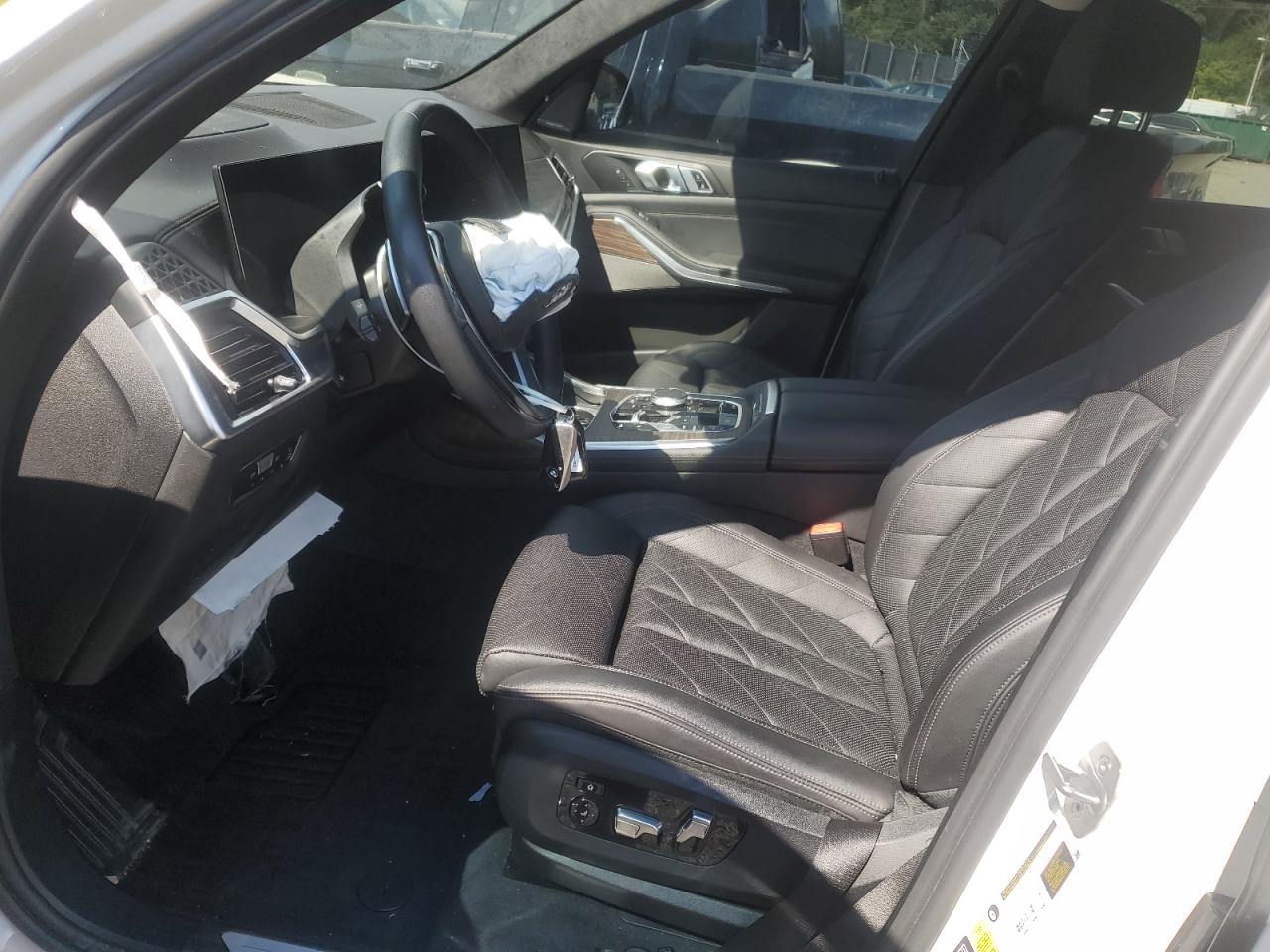 2023 BMW X7 VIN 5UX23EM01P9P25098 photo 7