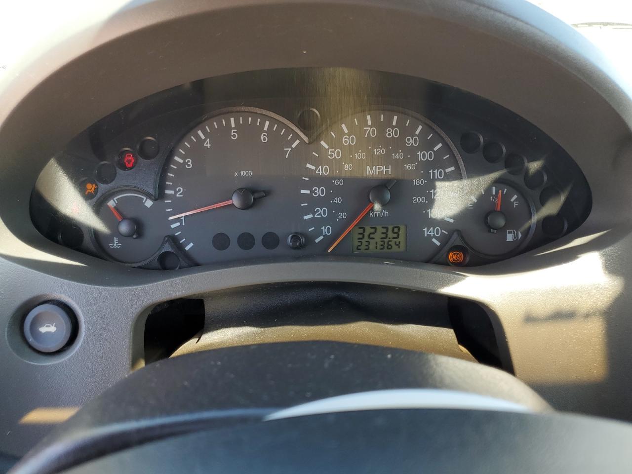 2005 Ford Focus VIN 1FAFP34N35W112850 photo 9