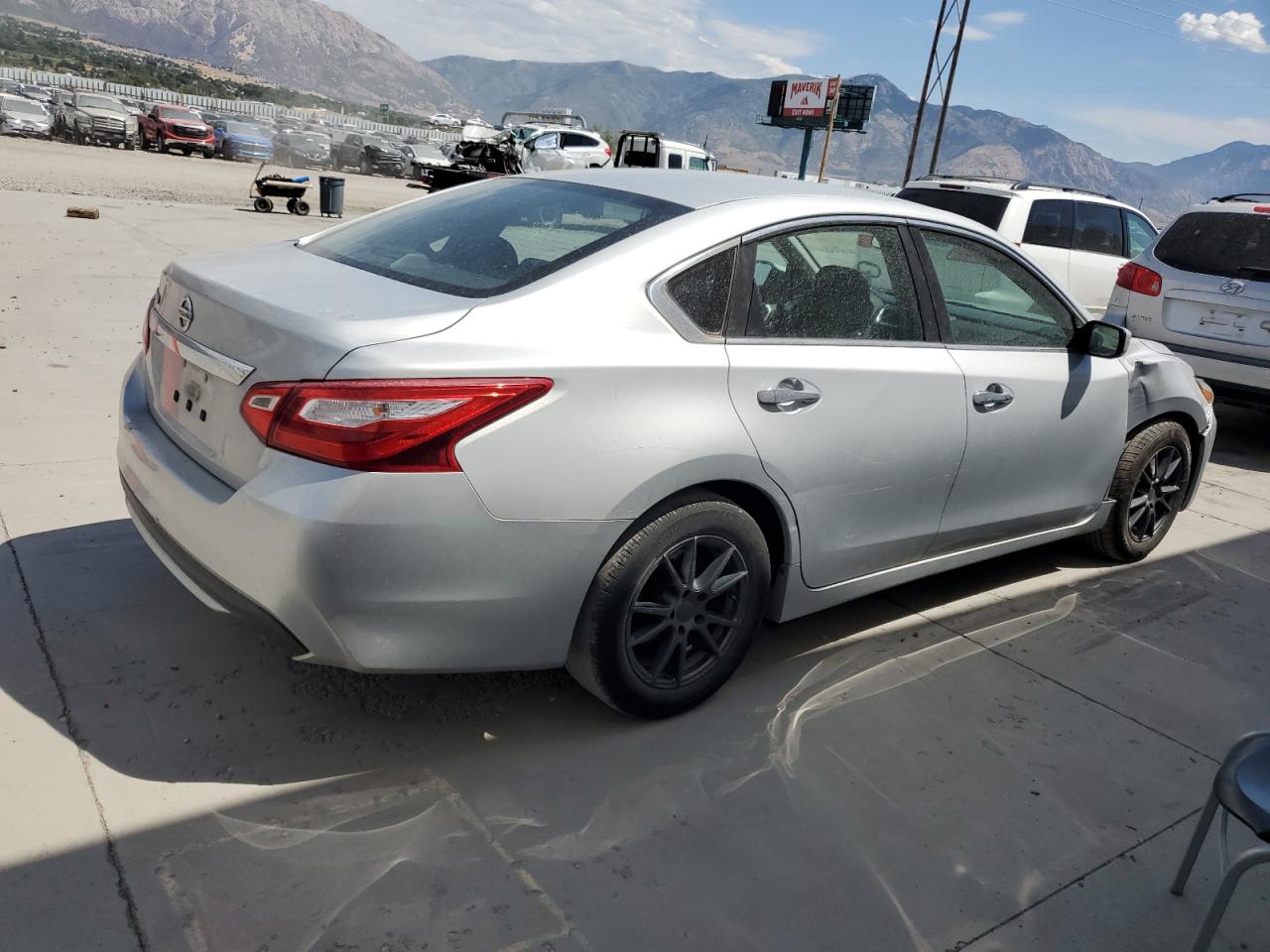 2017 NISS Altima VIN 1N4AL3APXHN355190 photo 3