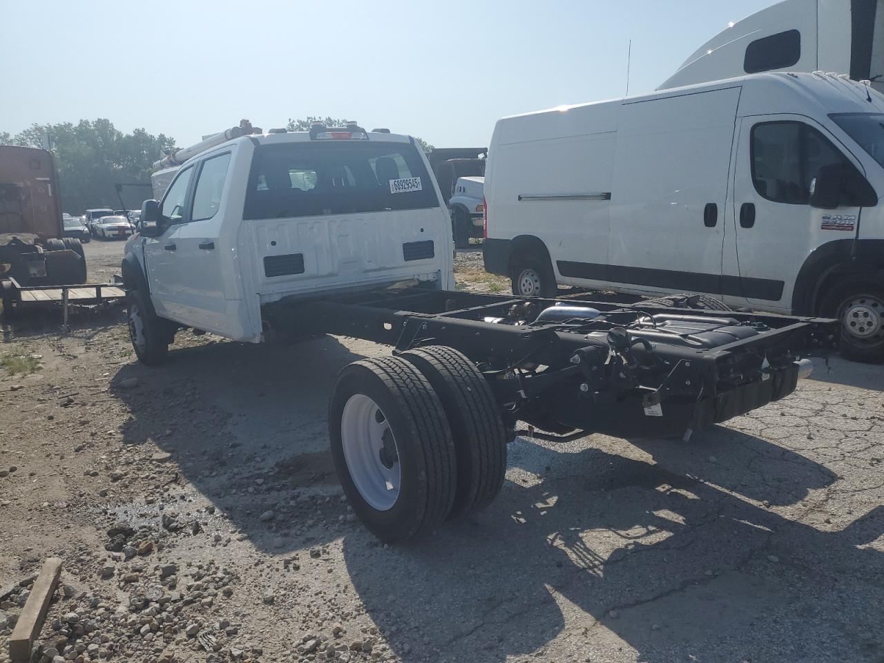2024 Ford F550 VIN 1FD0W5HN8REF09471 photo 2