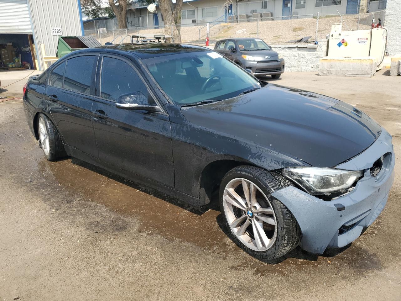 2018 BMW 3 series VIN WBA8A9C58JK622781 photo 4