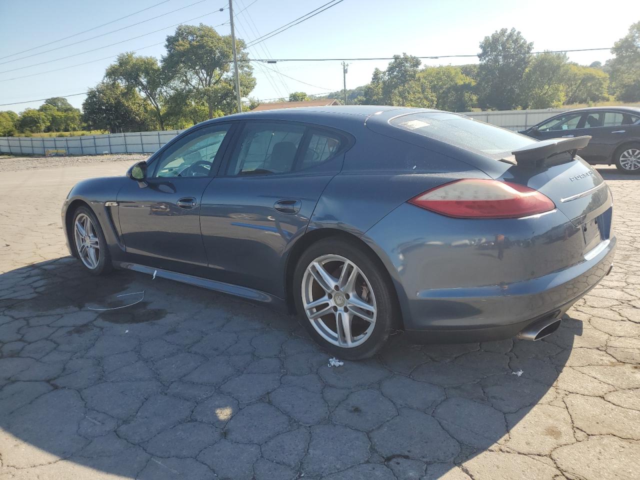 2011 Porsche Panamera VIN WP0AA2A72BL017327 photo 2