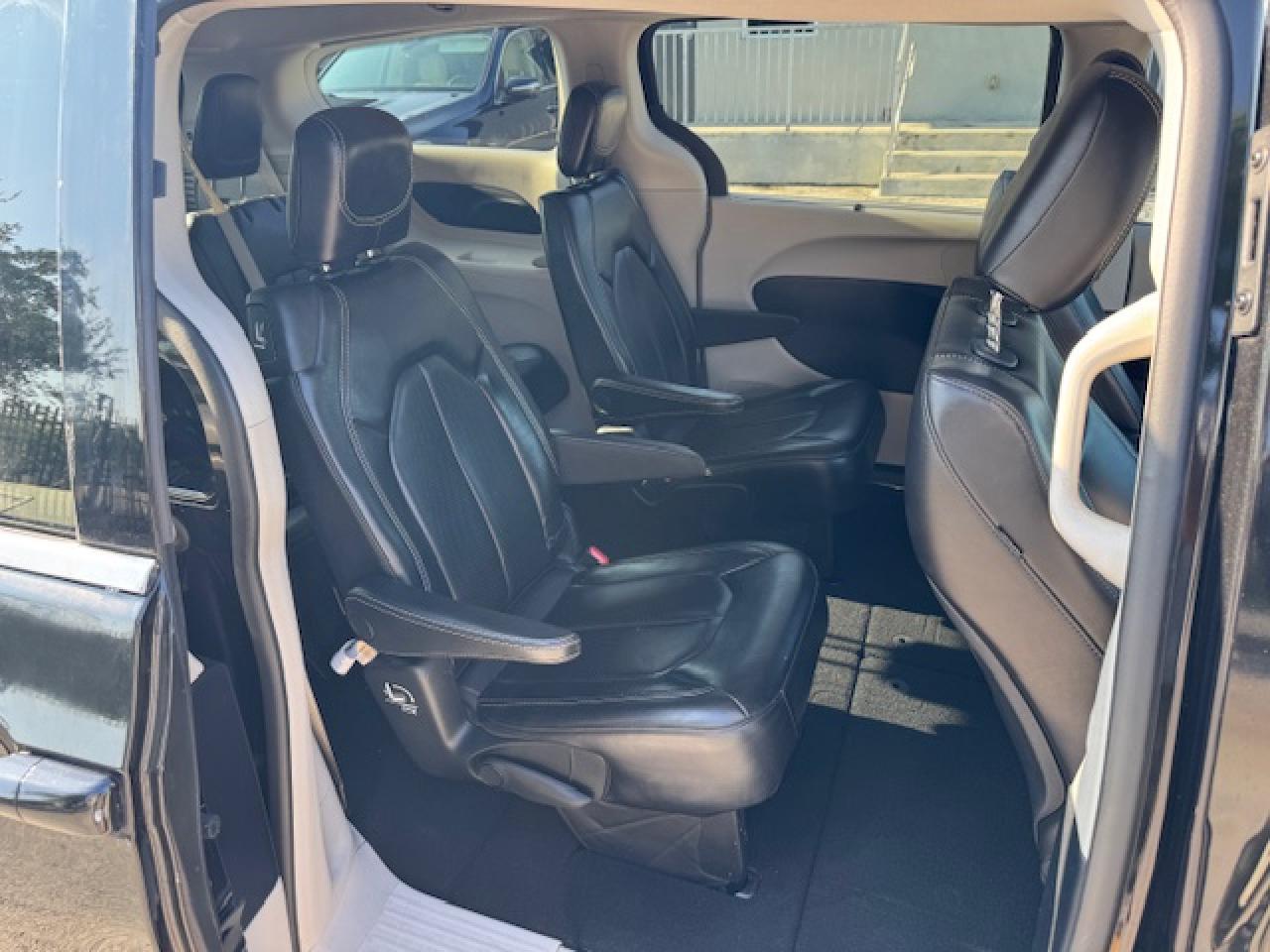 2020 Chrysler Minivan VIN 2C4RC1DG7LR163251 photo 11