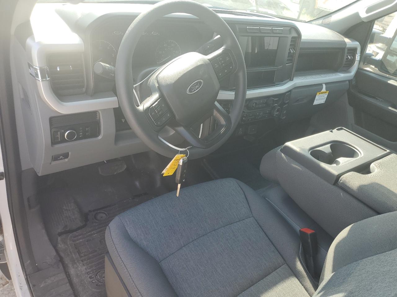 2024 Ford F550 VIN 1FD0W5HN8REF09471 photo 8