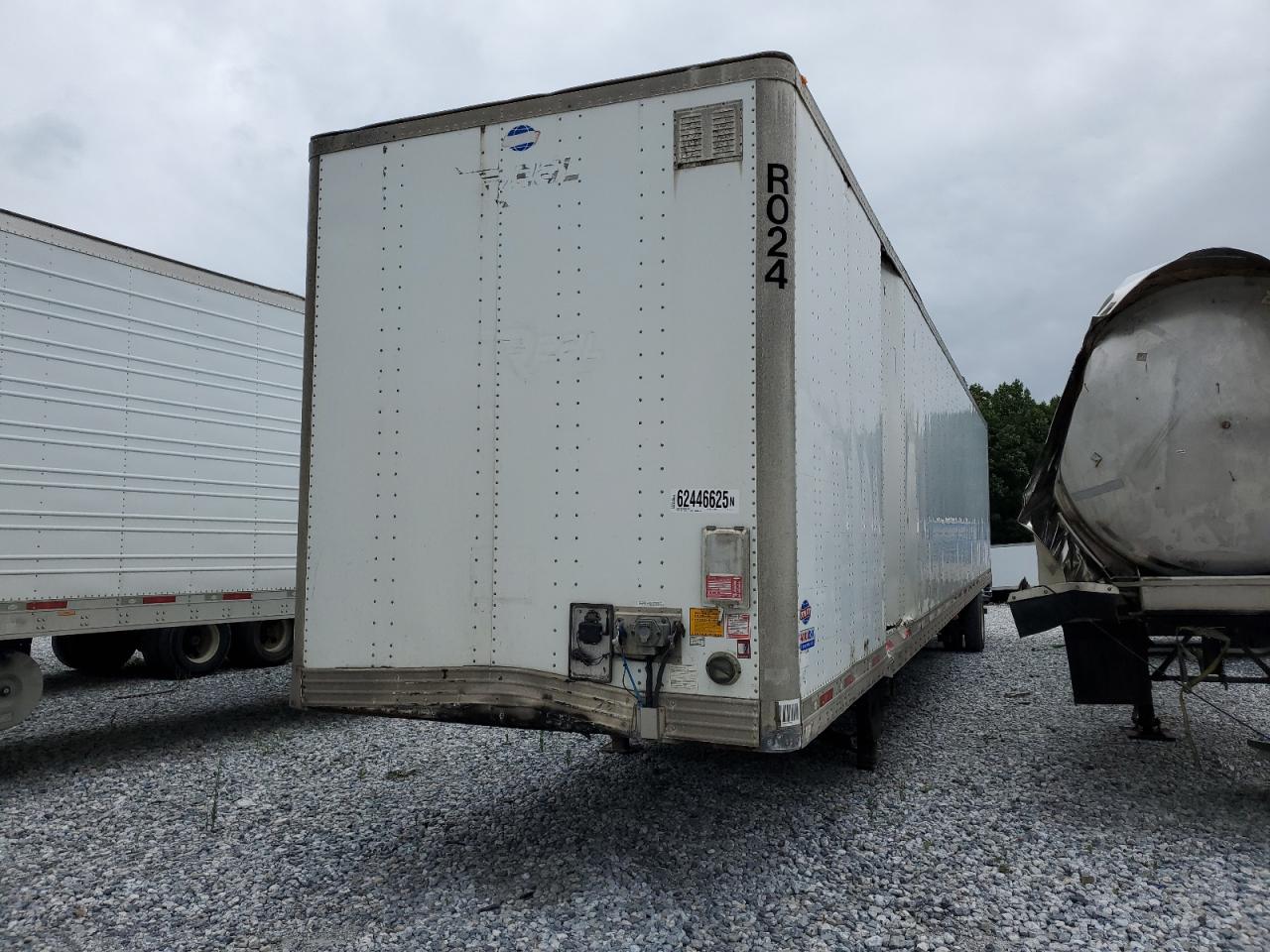 2012 UTILITY All models VIN 1UYVS2530CP365709 photo 2