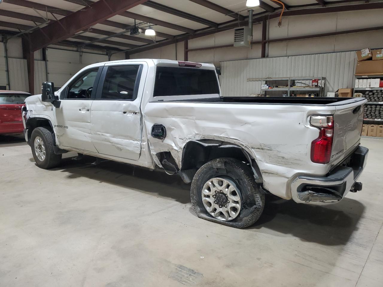 2024 Chevrolet All models VIN 1GC4YNEY0RF109025 photo 2