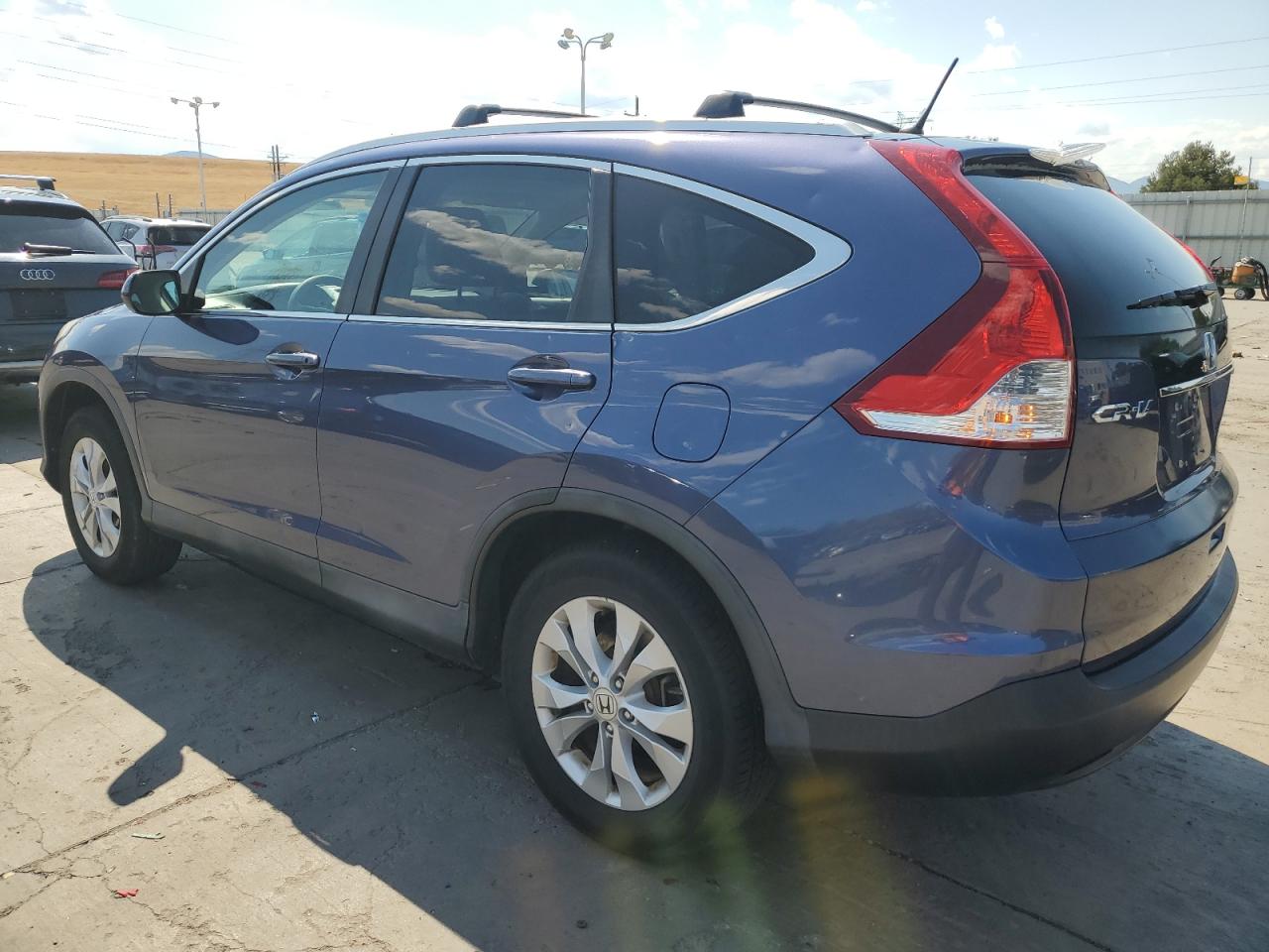 2014 Honda Crv VIN 2HKRM4H57EH605968 photo 2