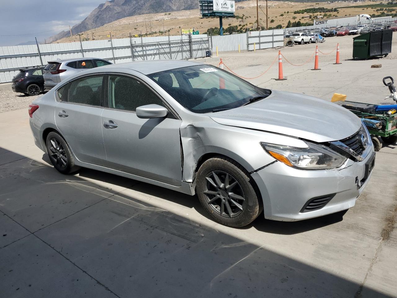 2017 NISS Altima VIN 1N4AL3APXHN355190 photo 4