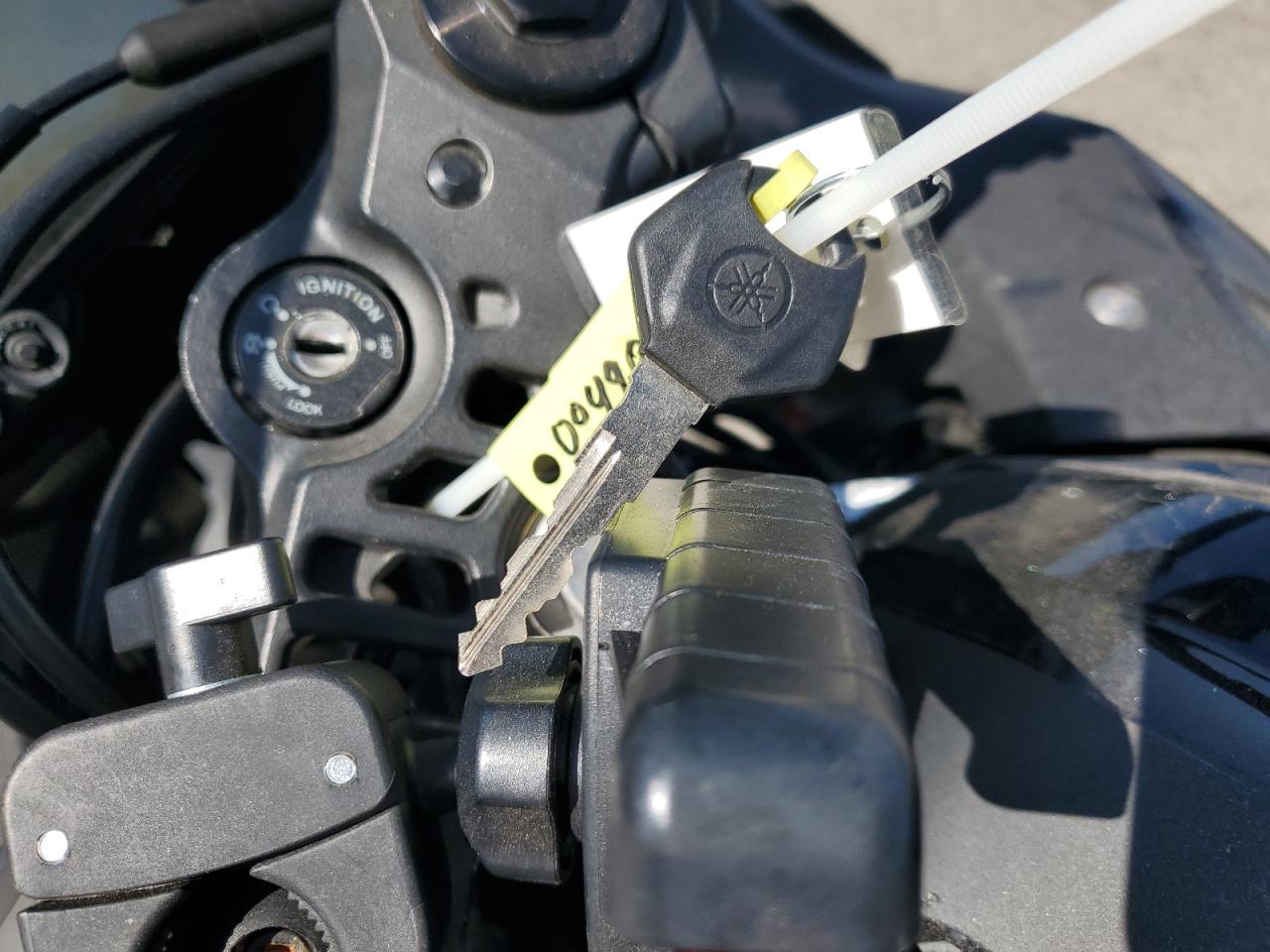 2020 YAMAHA Yzfr3 a VIN MH3RH18Y1LK004908 photo 8