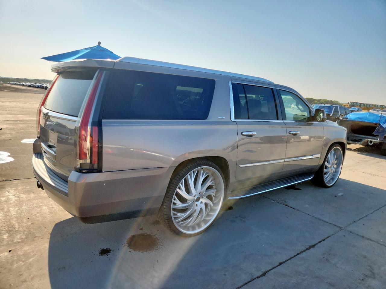 2015 Cadillac Escalade VIN 1GYS4SKJ9FR556059 photo 3