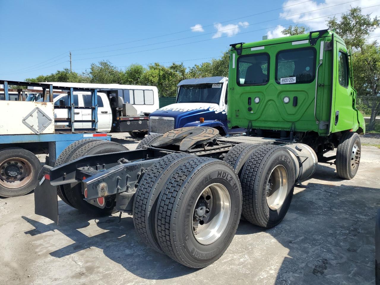 2021 FREIGHTLINER All other VIN 1FUJHTDV8MLMM8326 photo 4
