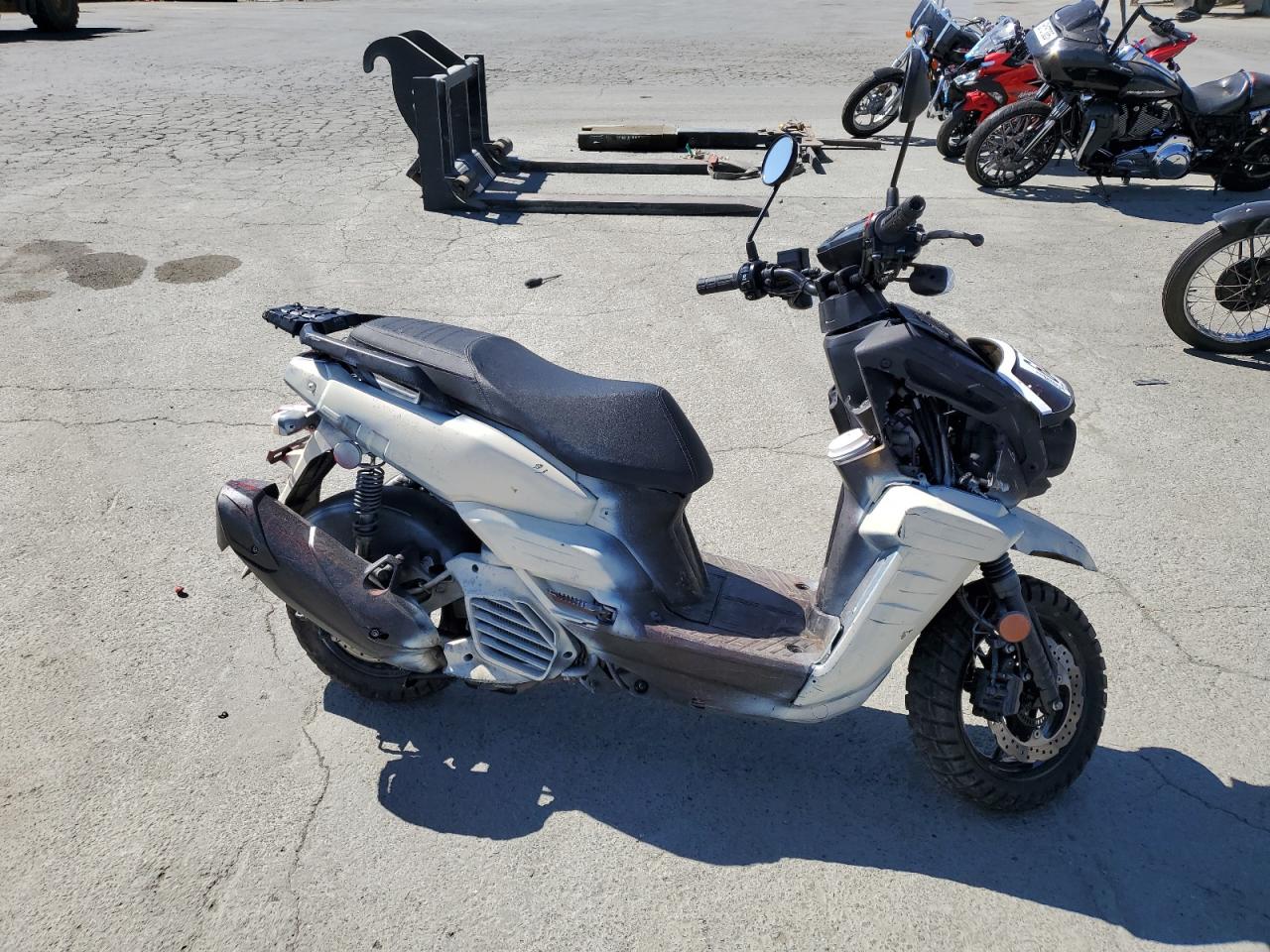 2024 YAMAHA YW125 VIN RKRSEH9Y3RA005923 photo 1