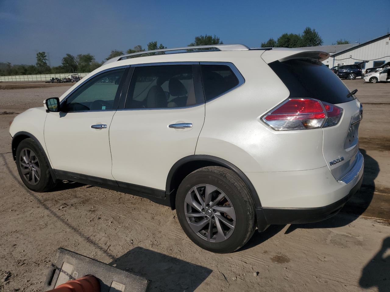 2016 NISS Rogue VIN 5N1AT2MV4GC863787 photo 2