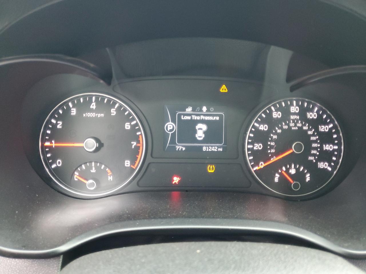 2018 Kia Optima VIN 5XXGT4L10JG213273 photo 9