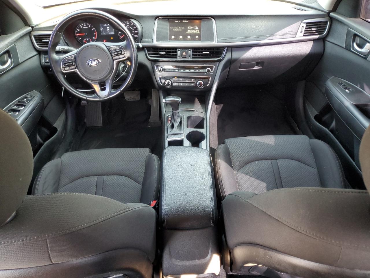 2018 Kia Optima VIN 5XXGT4L10JG213273 photo 8