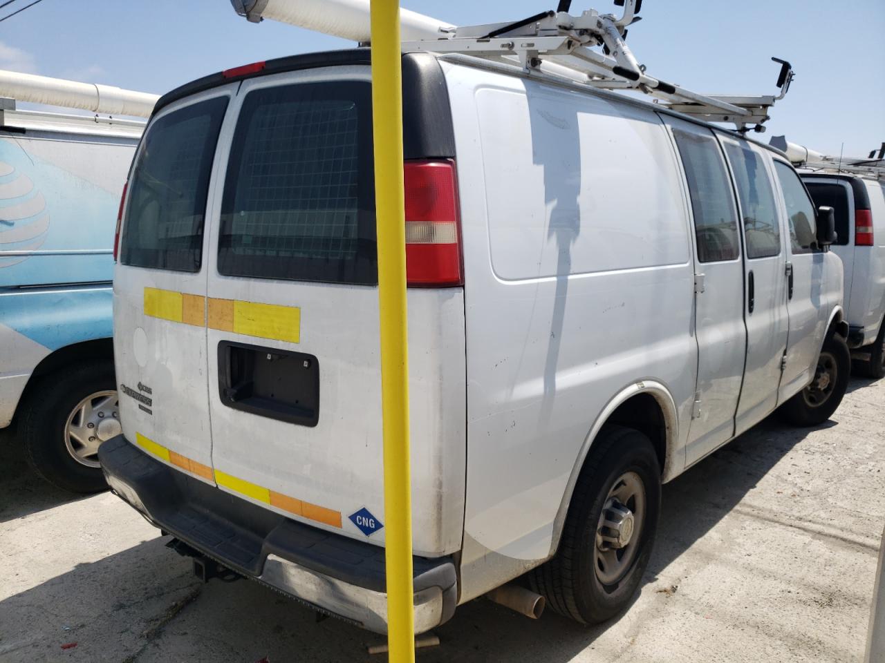 2014 Chev Express VIN 1GCWGFCB5E1133683 photo 3