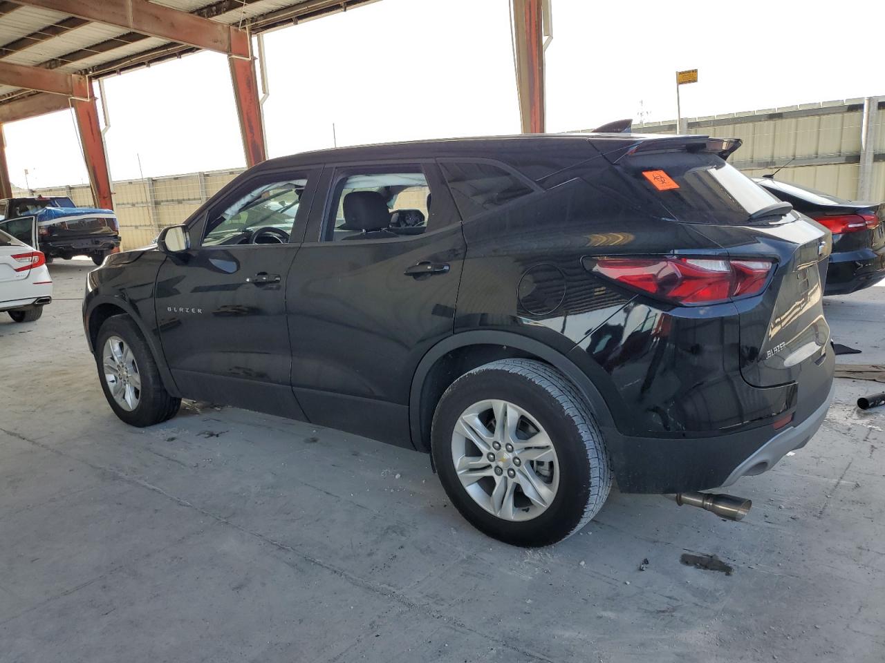 2021 Chevrolet Blazer VIN 3GNKBCRS3MS514472 photo 2