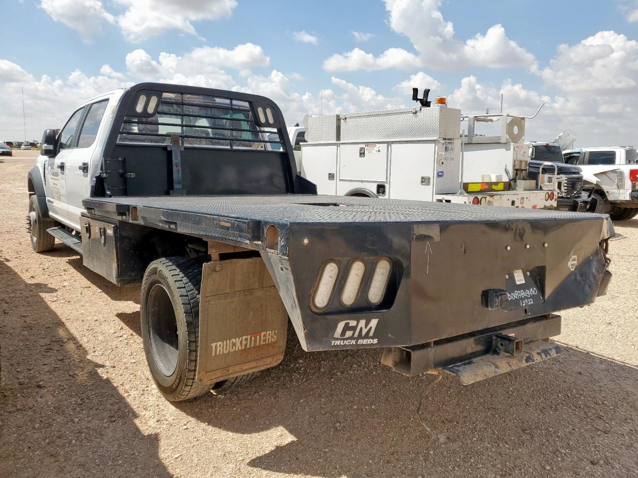 2022 Ford F550 VIN 1FD0W5HT9NED72906 photo 2