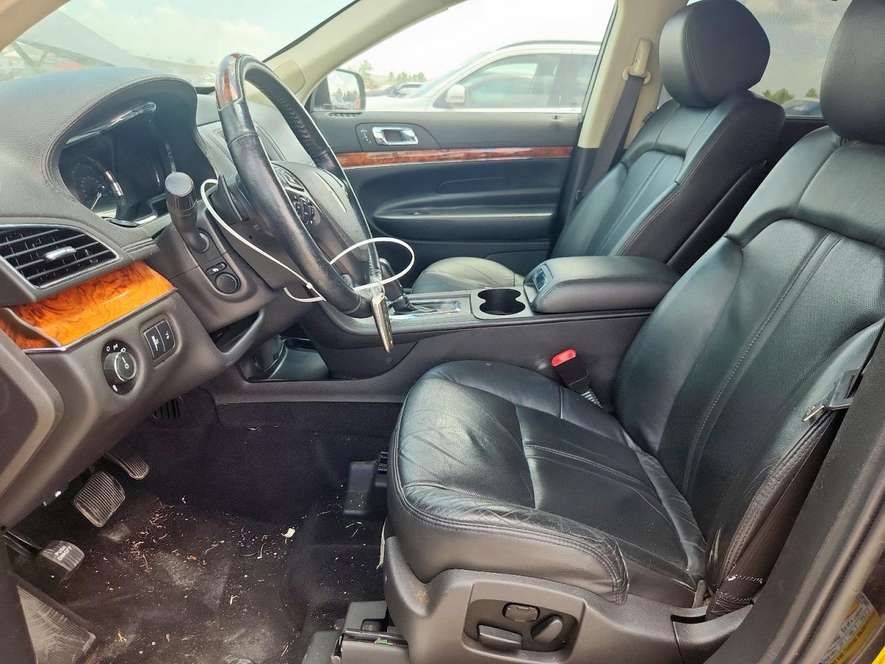 2019 Lincoln Mkt VIN 2LMHJ5AT7KBL01419 photo 7