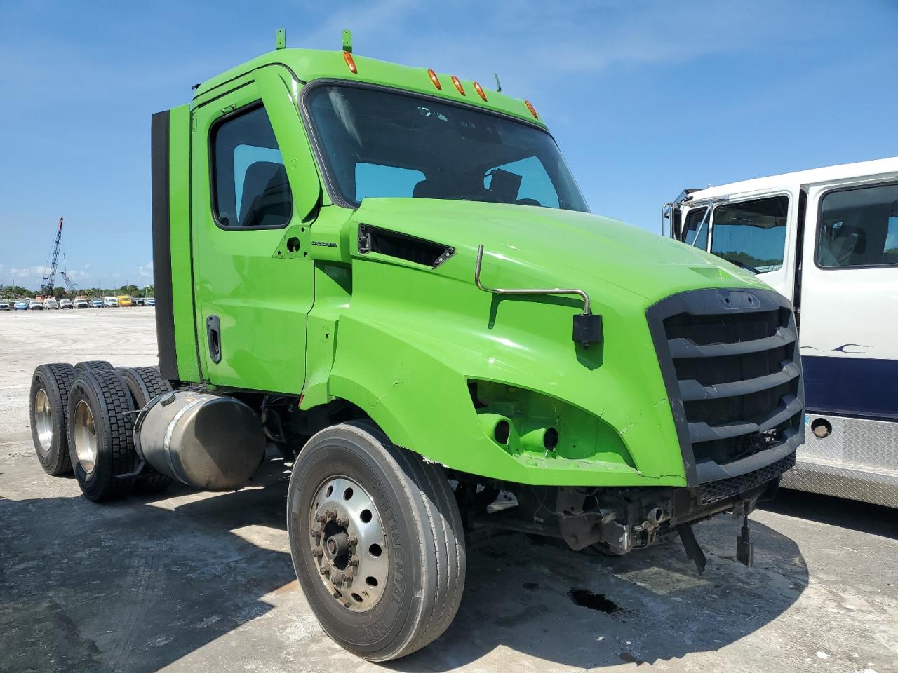 2021 FREIGHTLINER All other VIN 1FUJHTDV8MLMM8326 photo 1