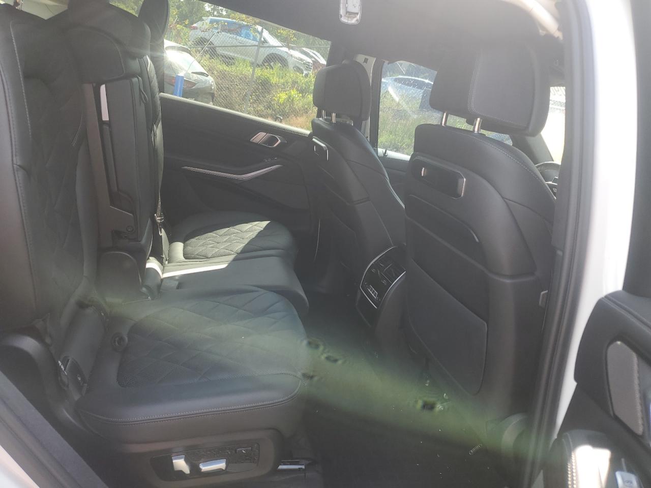 2023 BMW X7 VIN 5UX23EM01P9P25098 photo 11