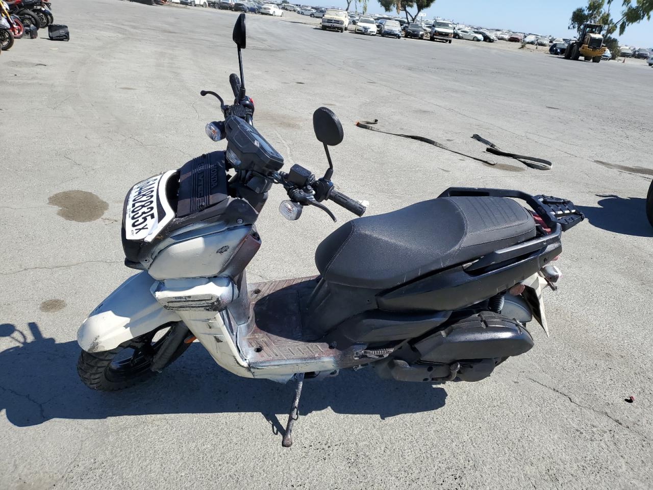 2024 YAMAHA YW125 VIN RKRSEH9Y3RA005923 photo 3
