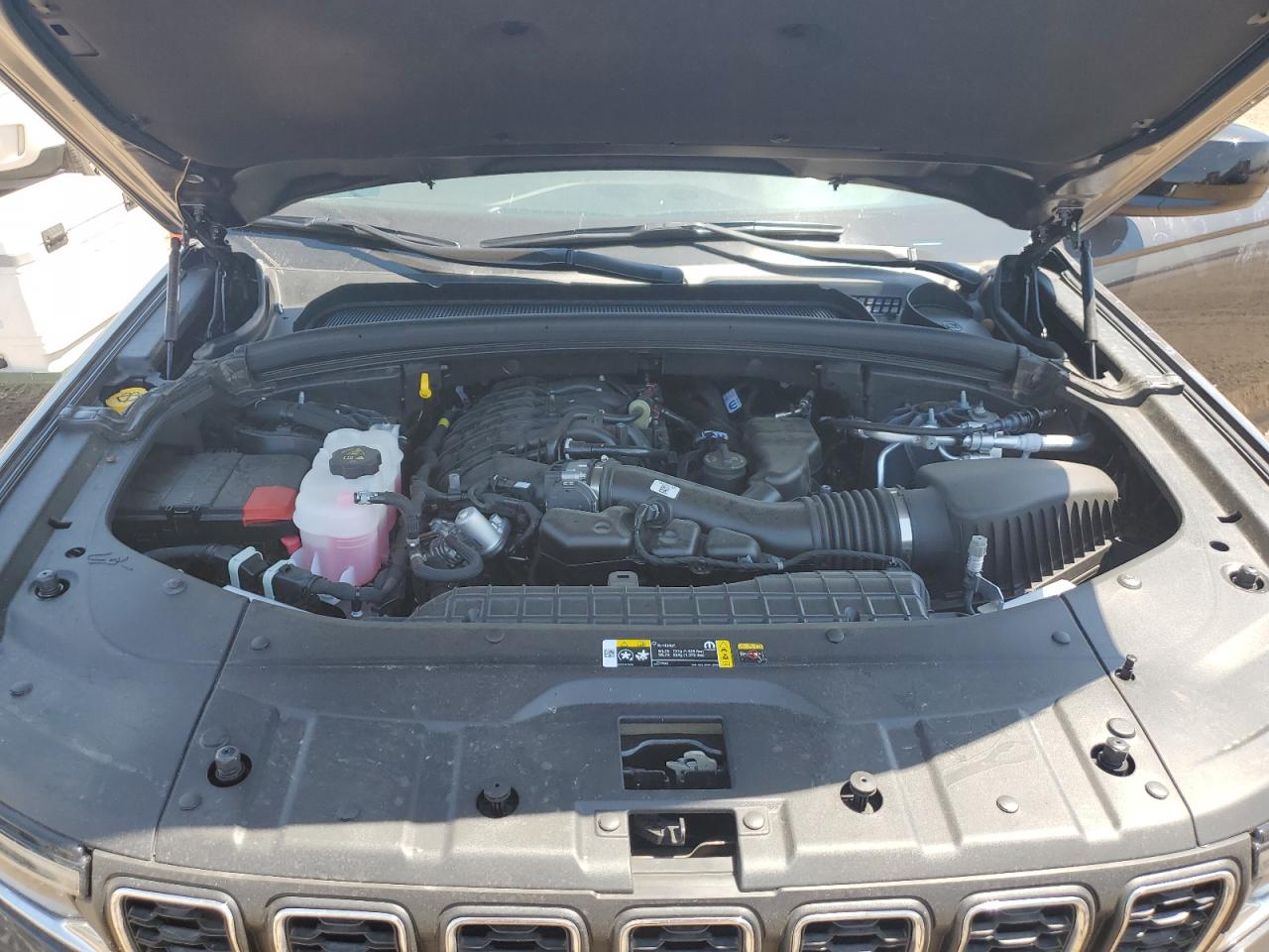2025 Jeep Grand cher VIN 1C4RJKAG5S8671907 photo 12