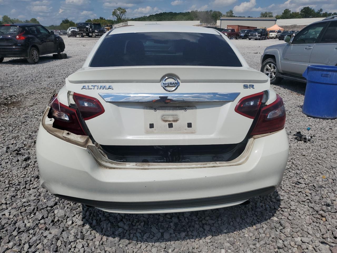 2017 Nissan Altima VIN 1N4AL3AP1HN349553 photo 6