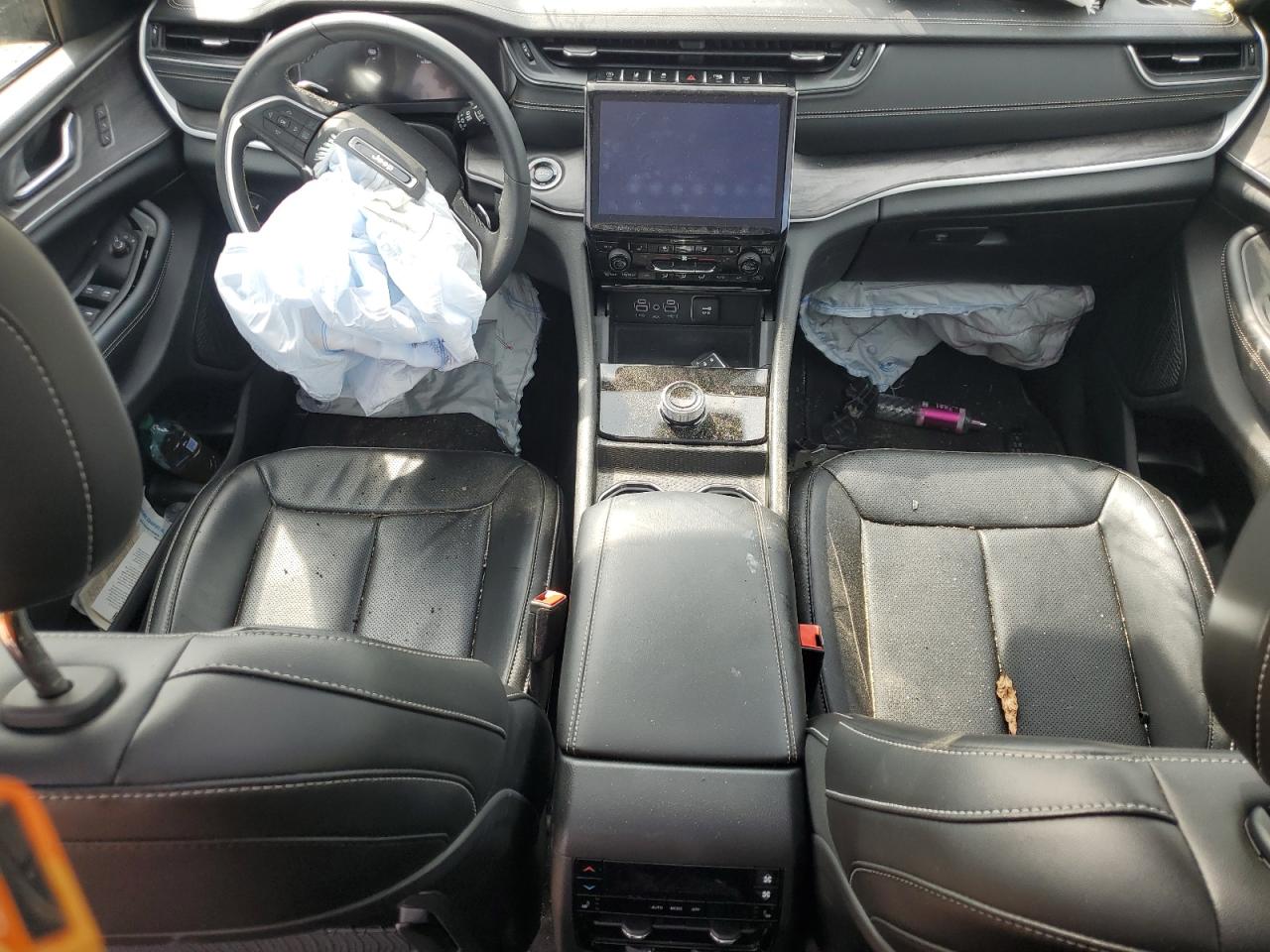 2024 Jeep Grand cher VIN 1C4RJJBG6R8580261 photo 8