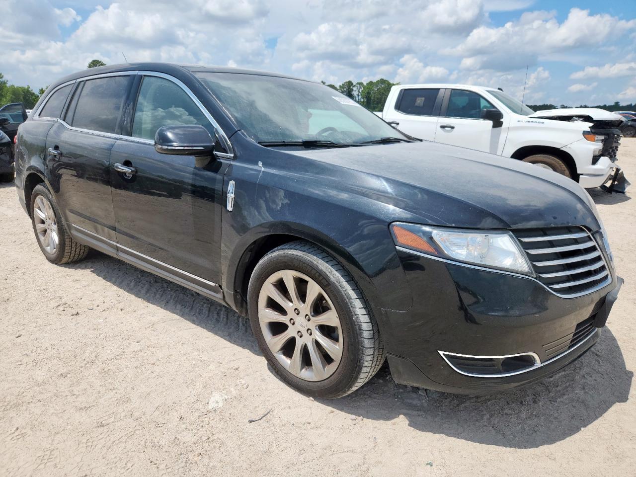 2019 Lincoln Mkt VIN 2LMHJ5AT7KBL01419 photo 4