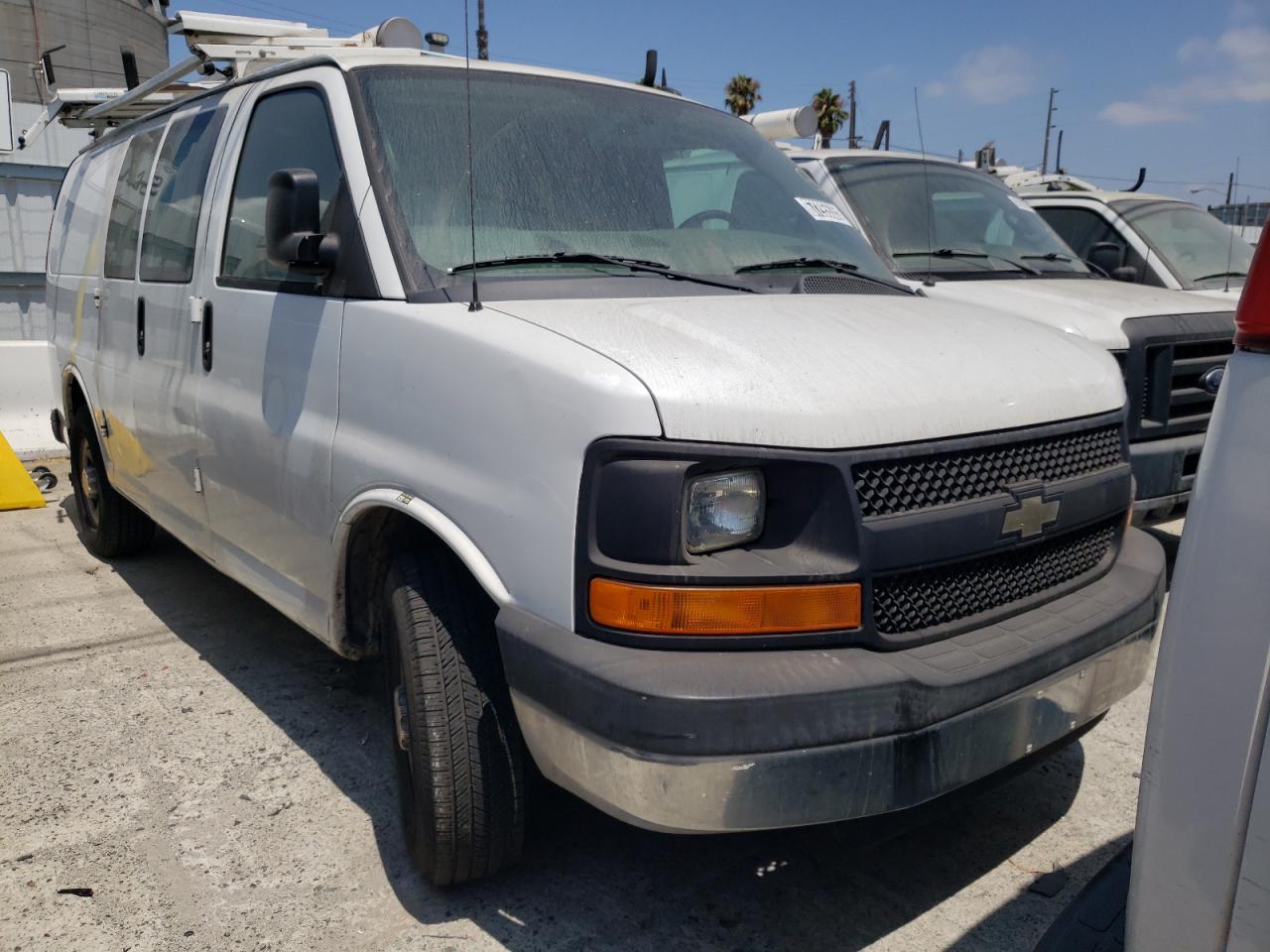 2014 Chev Express VIN 1GCWGFCB5E1133683 photo 4