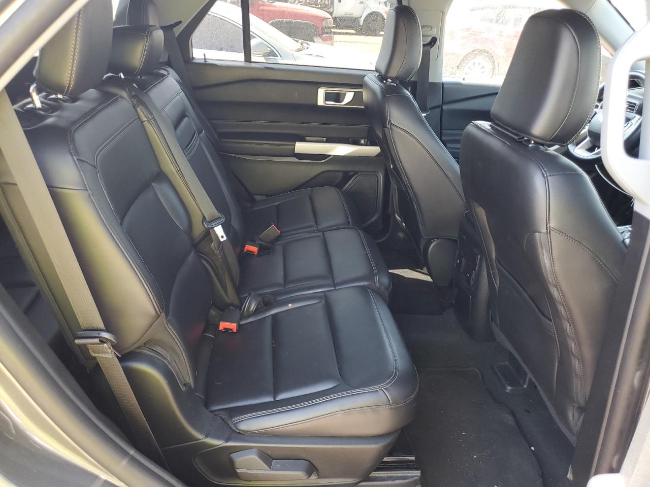 2023 Ford Explorer VIN 1FMSK8DH2PGA86605 photo 11