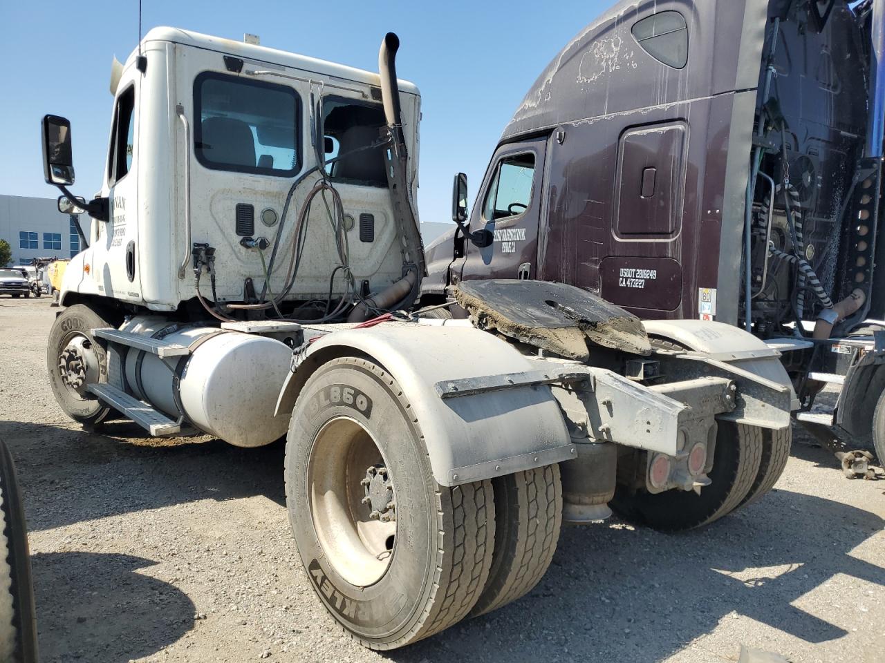 2012 FREIGHTLINER Cascadia 1 VIN 1FUBGDDV4CLBF0494 photo 3