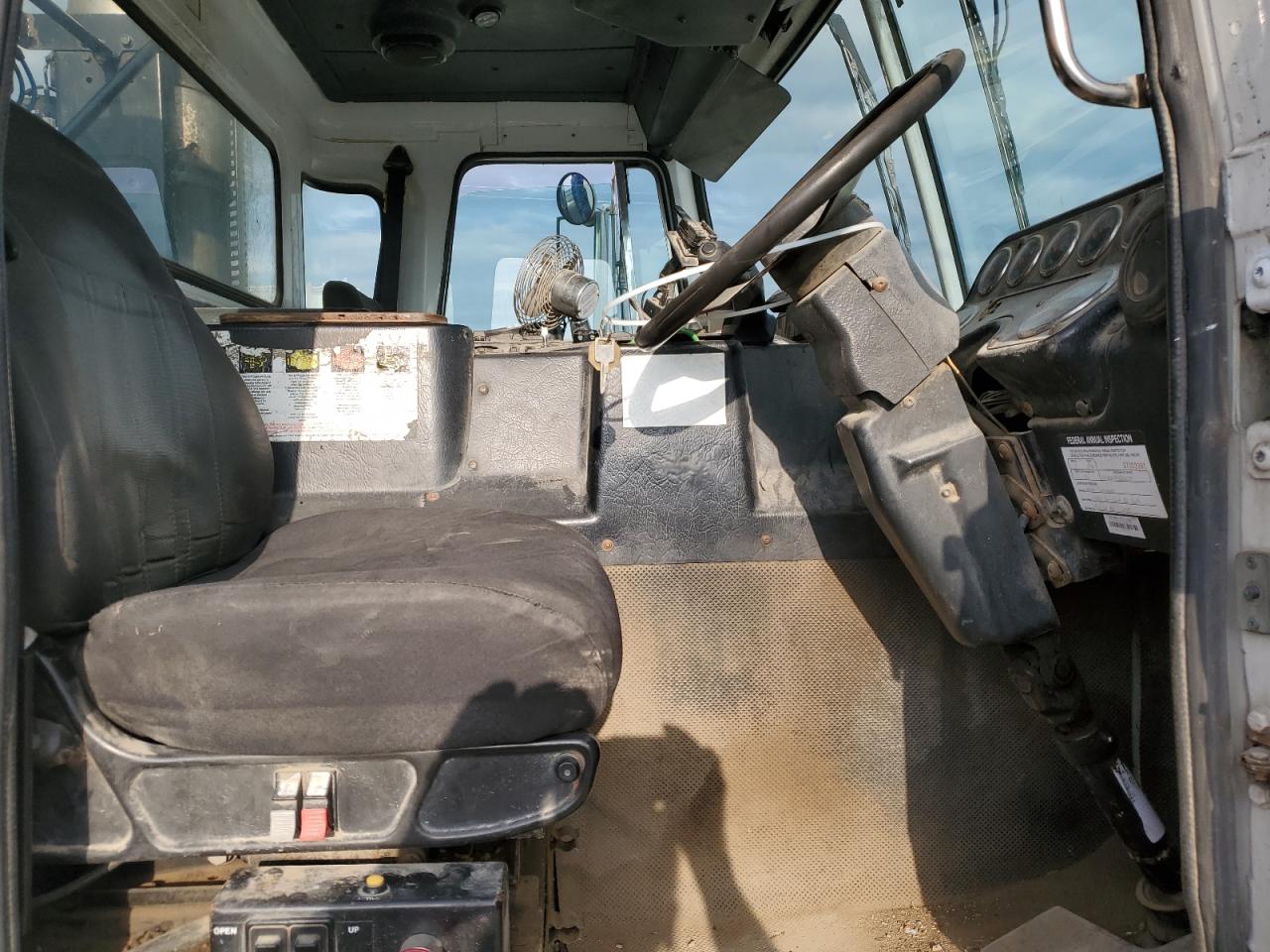2011 AUTOCAR All models VIN 5VCACRKF9BH211741 photo 5