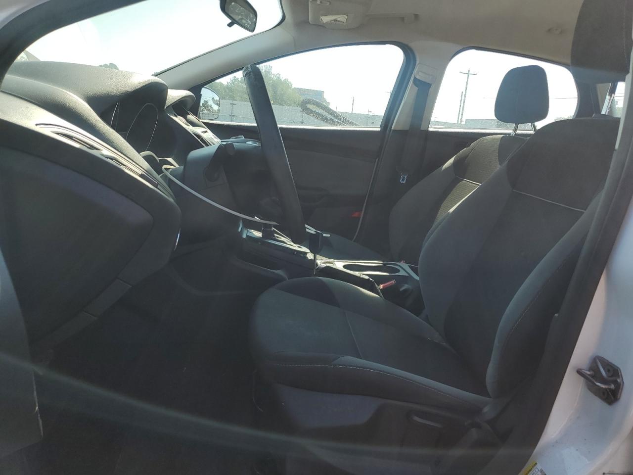 2014 Ford All models VIN 1FADP3E26EL430376 photo 7