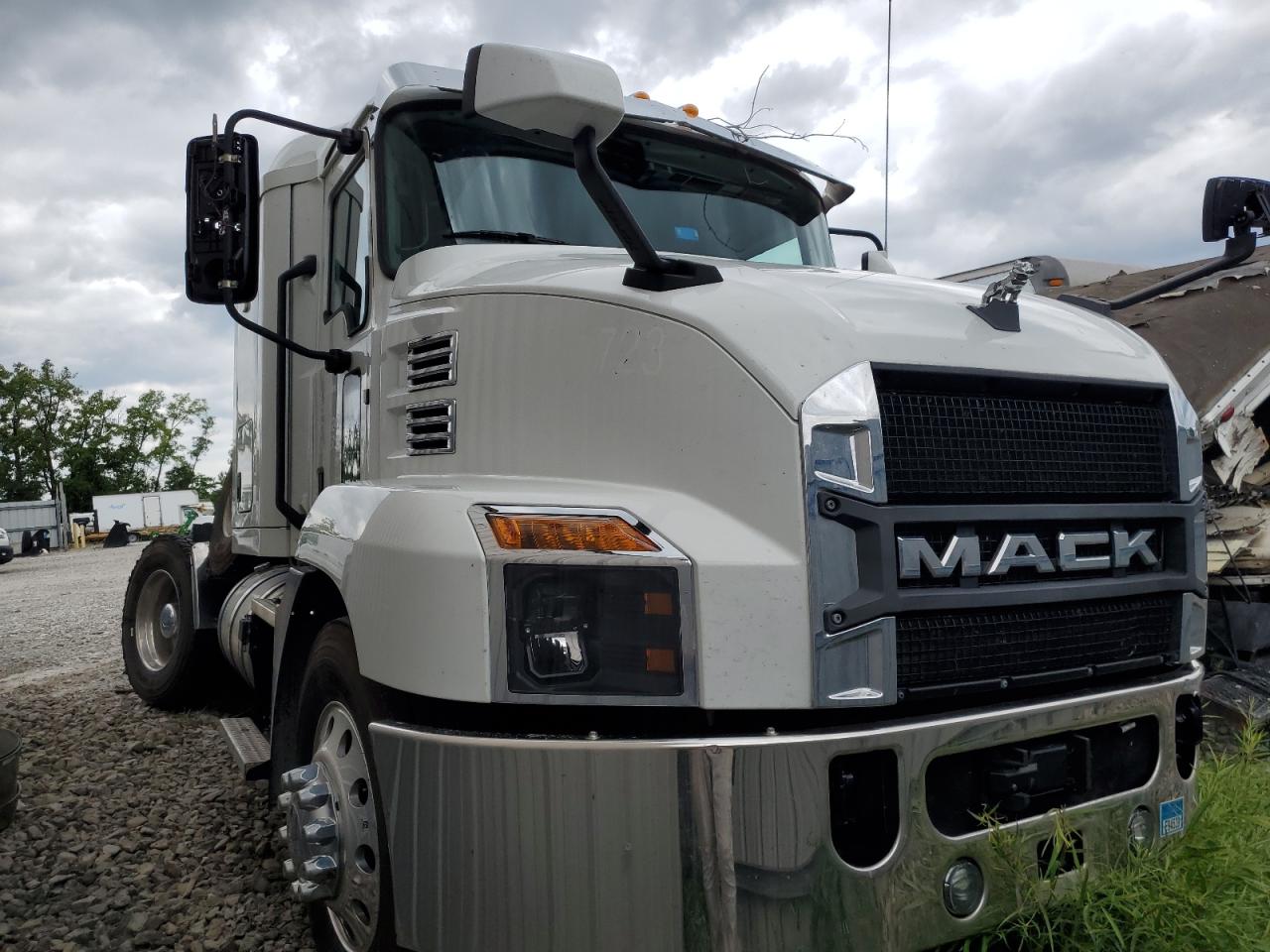 2024 MACK All other VIN 1M1AN4GYXRM042562 photo 1