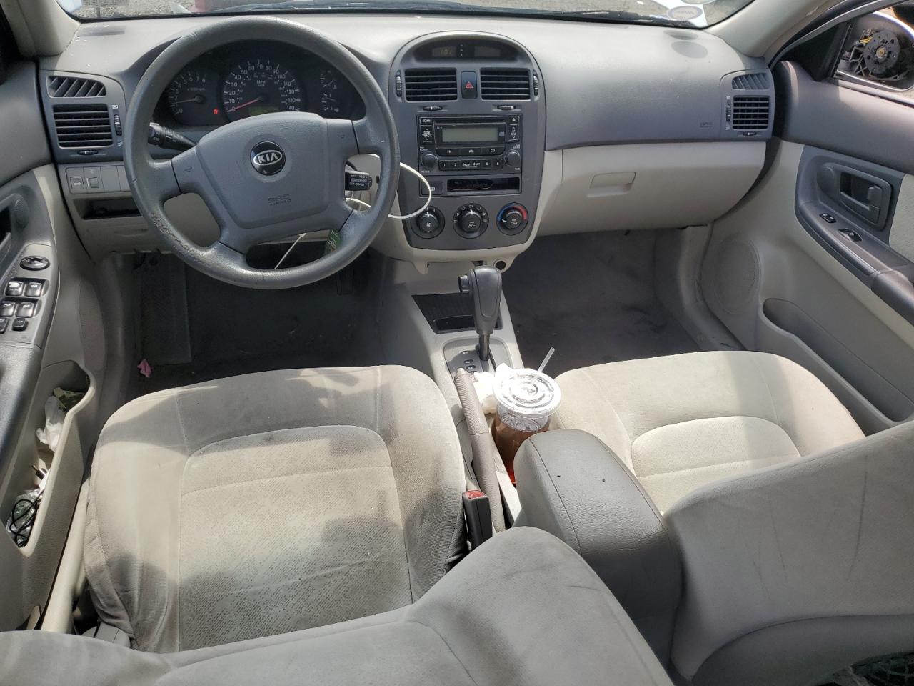 2005 Kia Spectra VIN KNAFE121255201820 photo 8