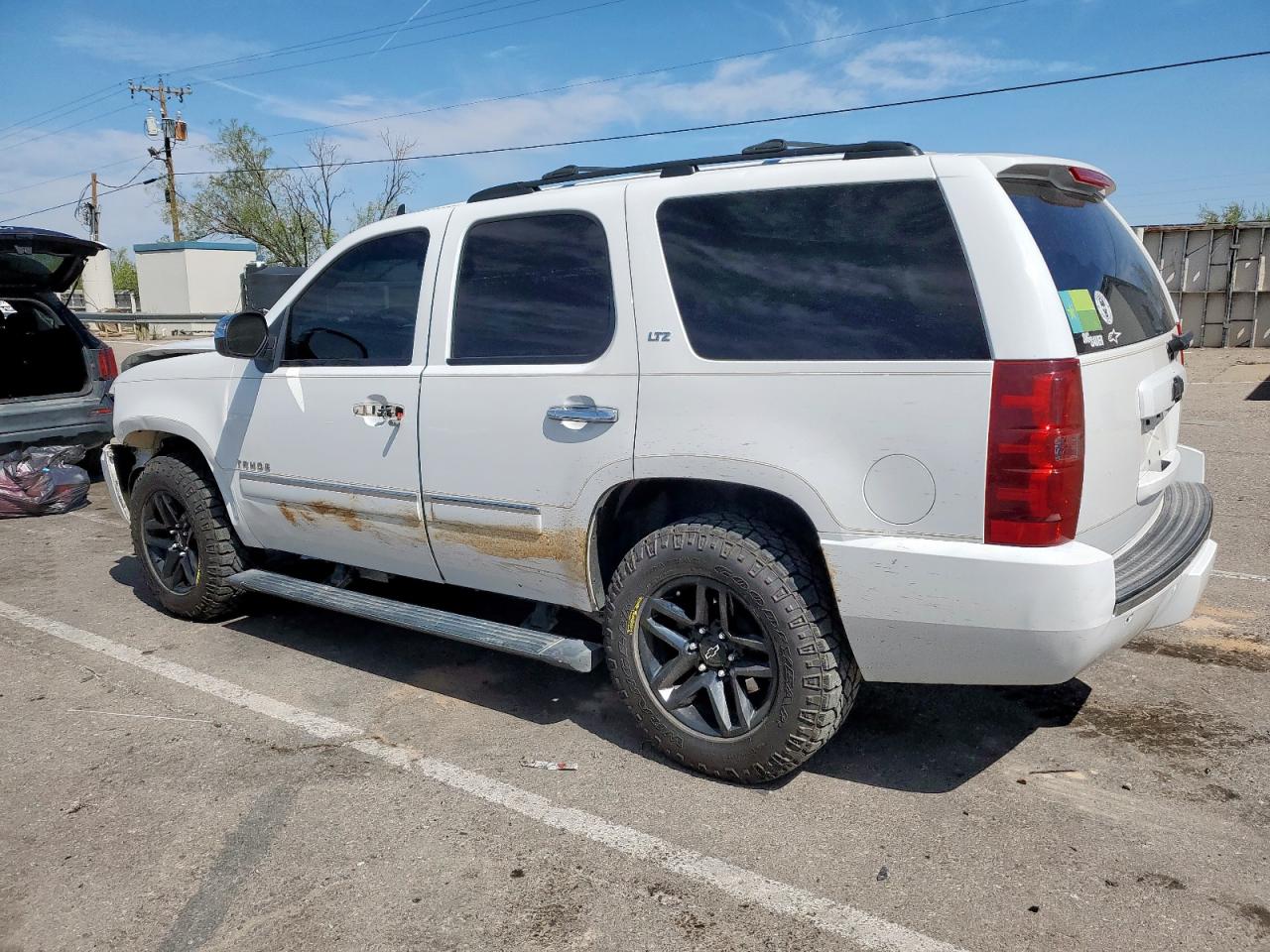 2013 Chevrolet Tahoe VIN 1GNSKCE02DR294992 photo 2