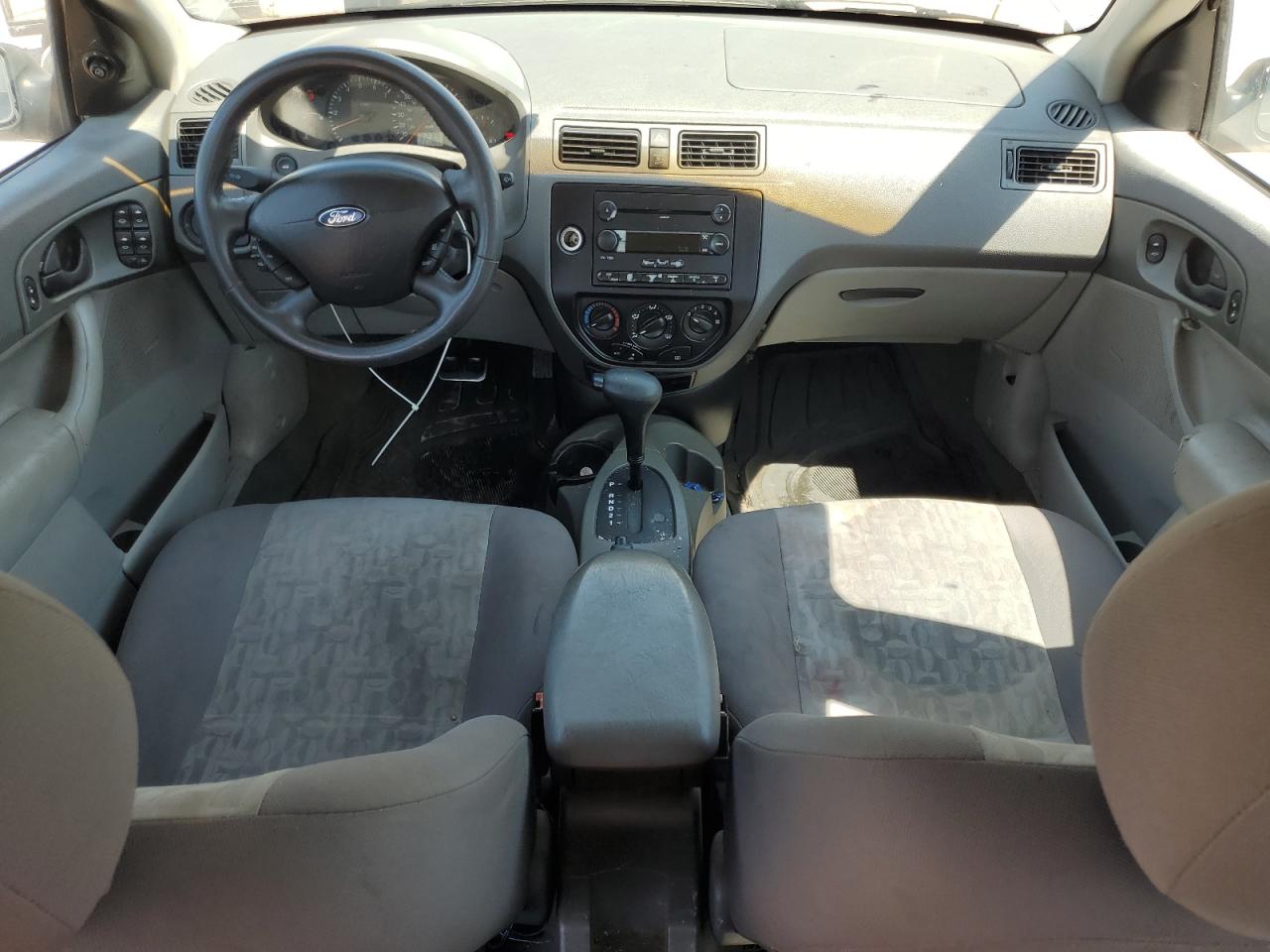 2005 Ford Focus VIN 1FAFP34N35W112850 photo 8