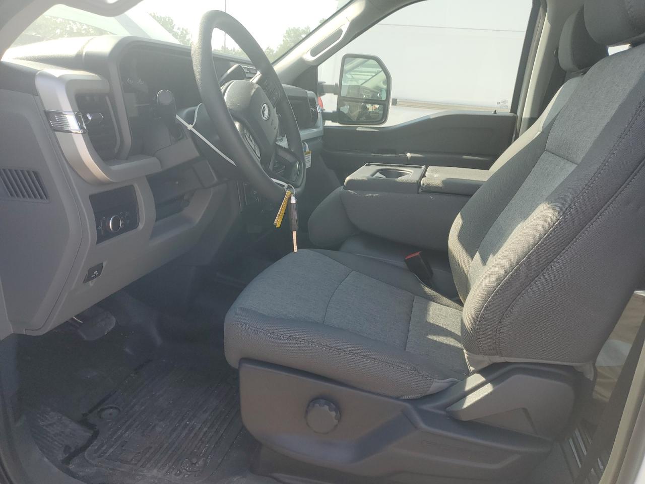 2024 Ford F550 VIN 1FD0W5HN8REF09471 photo 7