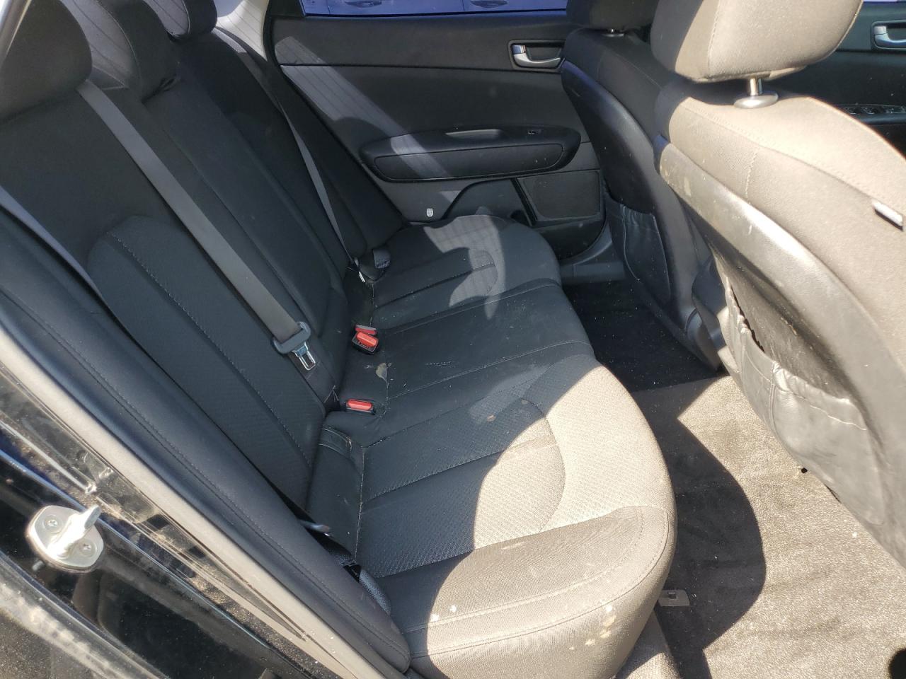 2018 Kia Optima VIN 5XXGT4L10JG213273 photo 10