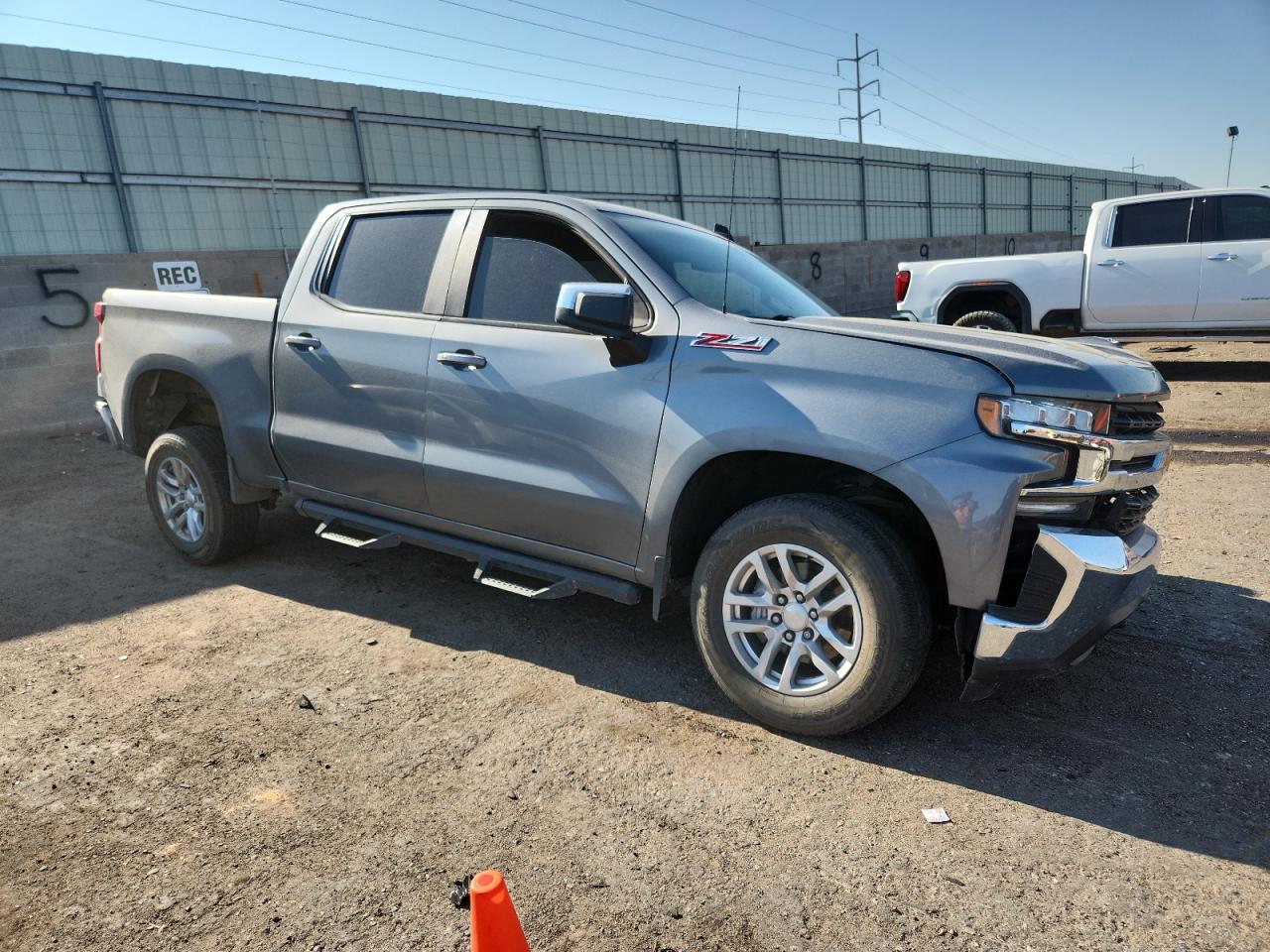 2020 Chev Silverado VIN 3GCUYDED4LG331550 photo 4