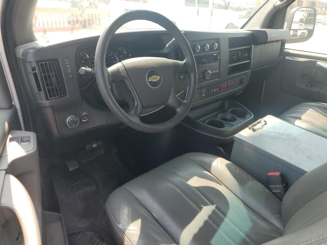 2014 Chevrolet Express VIN 1GCWGFCB7E1113614 photo 8