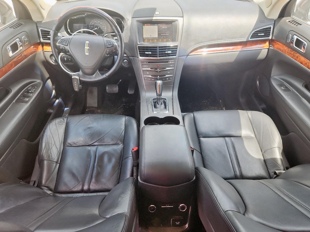 2019 Lincoln Mkt VIN 2LMHJ5AT7KBL01419 photo 8