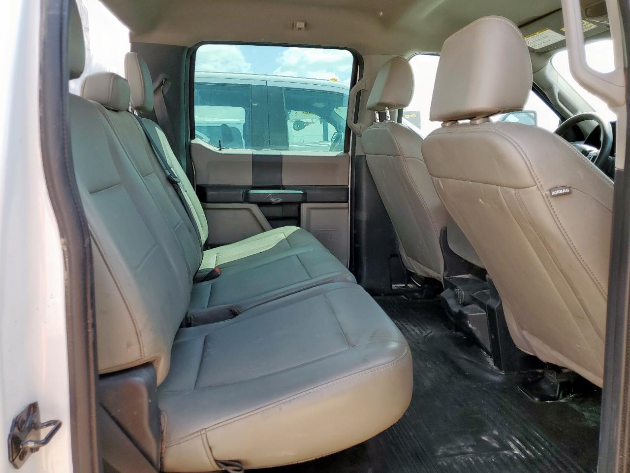 2022 Ford F550 VIN 1FD0W5HT9NED72906 photo 10
