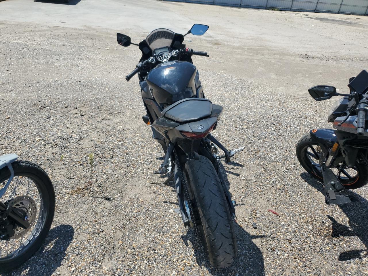2023 YAMAHA Yzfr3 a VIN MH3RH18Y6PK009527 photo 4