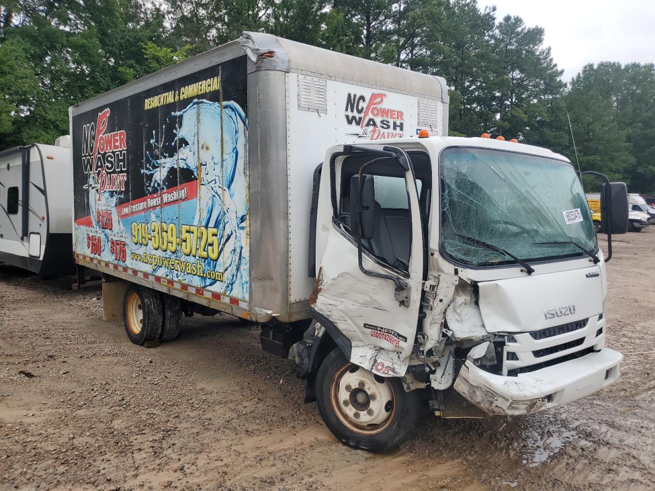 2018 Isuzu All models VIN 54DC4W1B3JS811698 photo 4