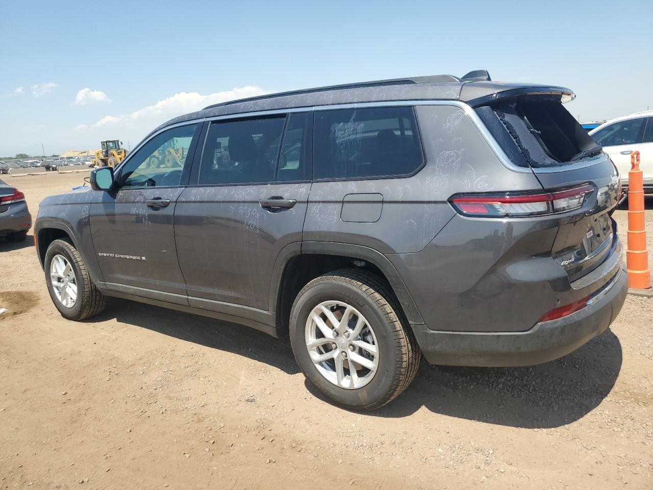 2025 Jeep Grand cher VIN 1C4RJKAG5S8671907 photo 2