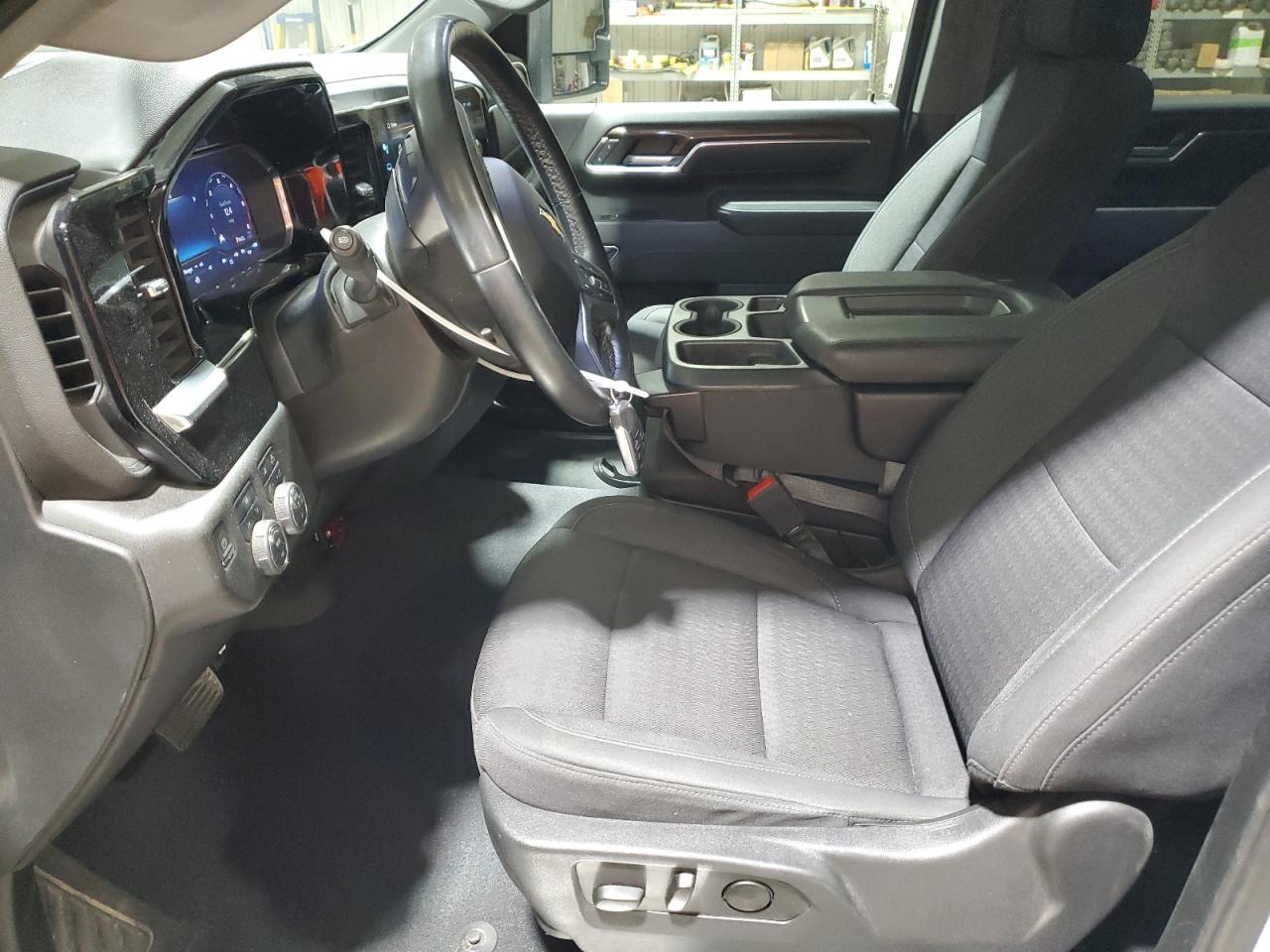 2024 Chevrolet All models VIN 1GC4YNEY0RF109025 photo 7