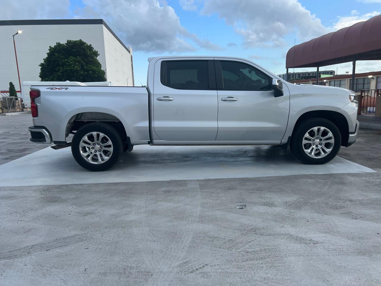 2021 Chevrolet All models VIN 3GCUYDET2MG212792 photo 11